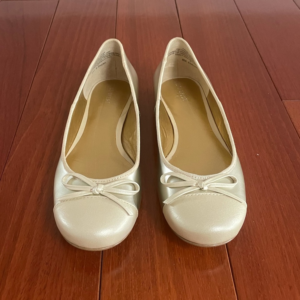 NWOT Champagne Gold Ballet Flats